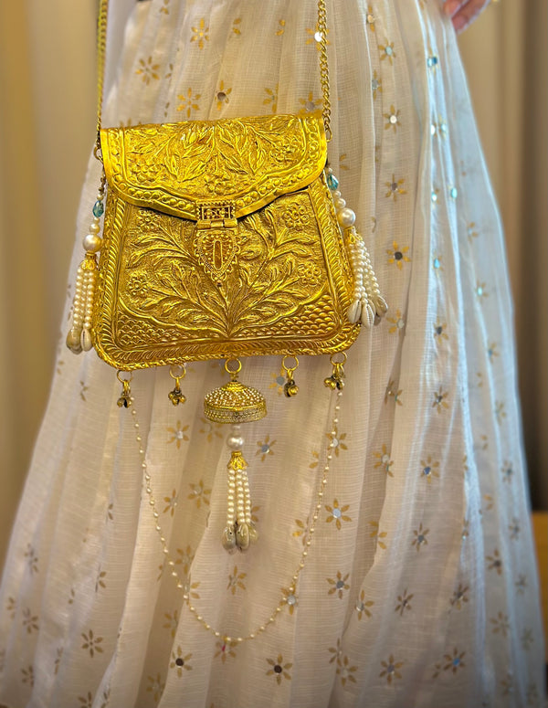 Chandra – Moonlight in Gold